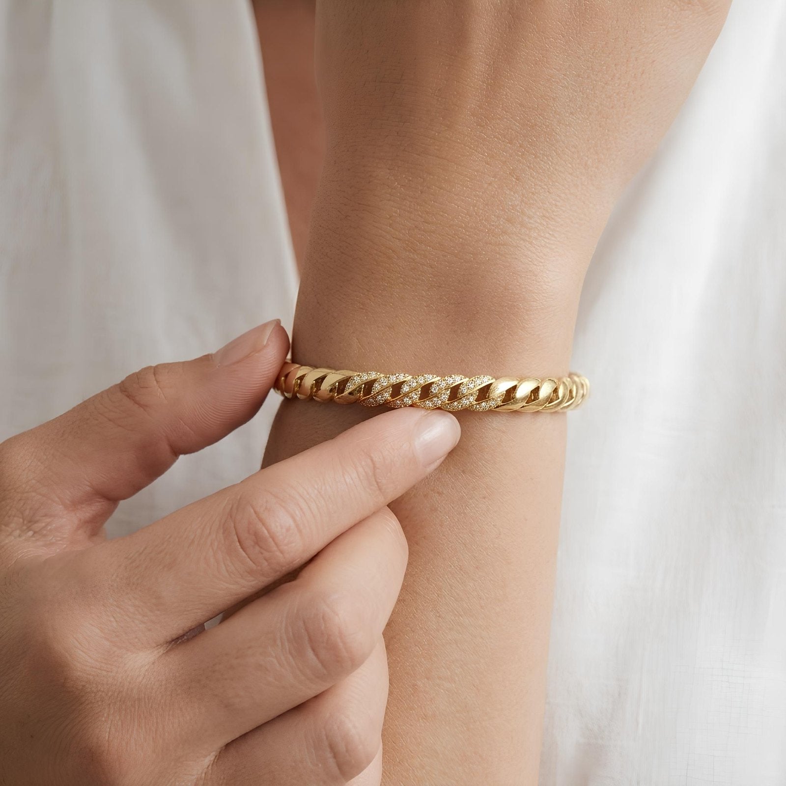 Curb Chain Bangle