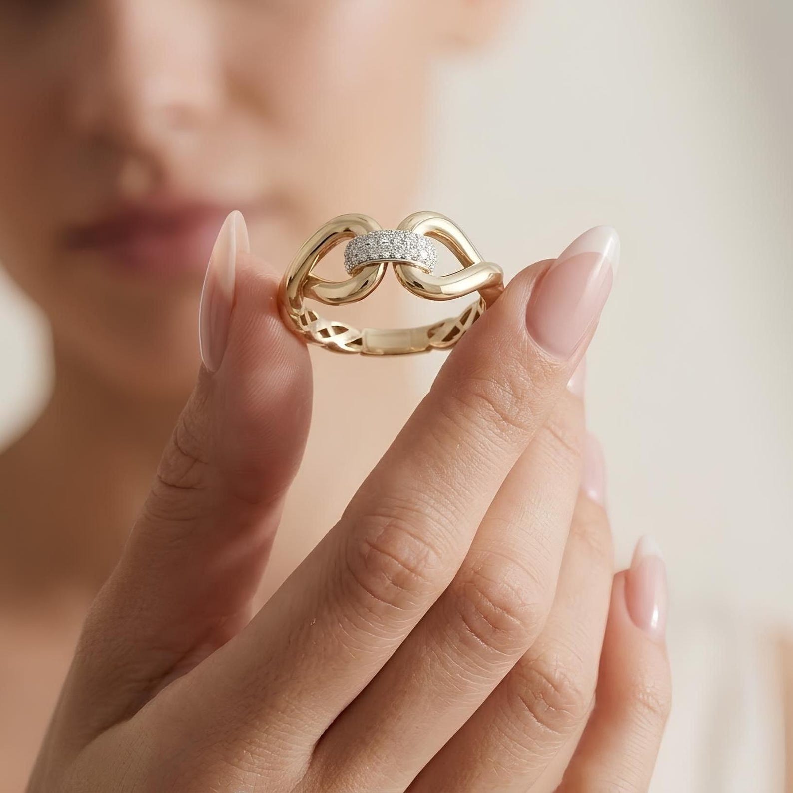 Pave Link Ring