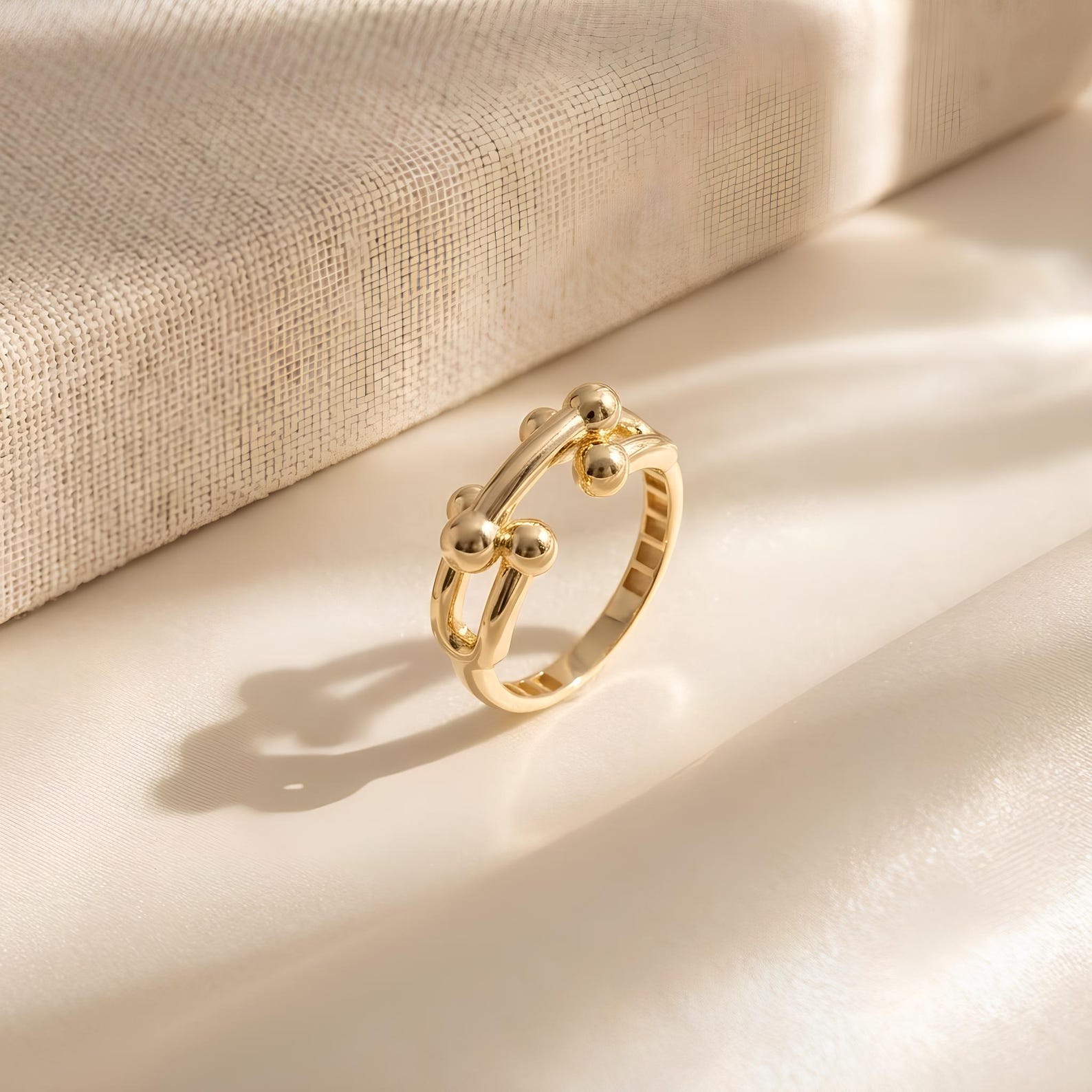 Bobble Ball Ring