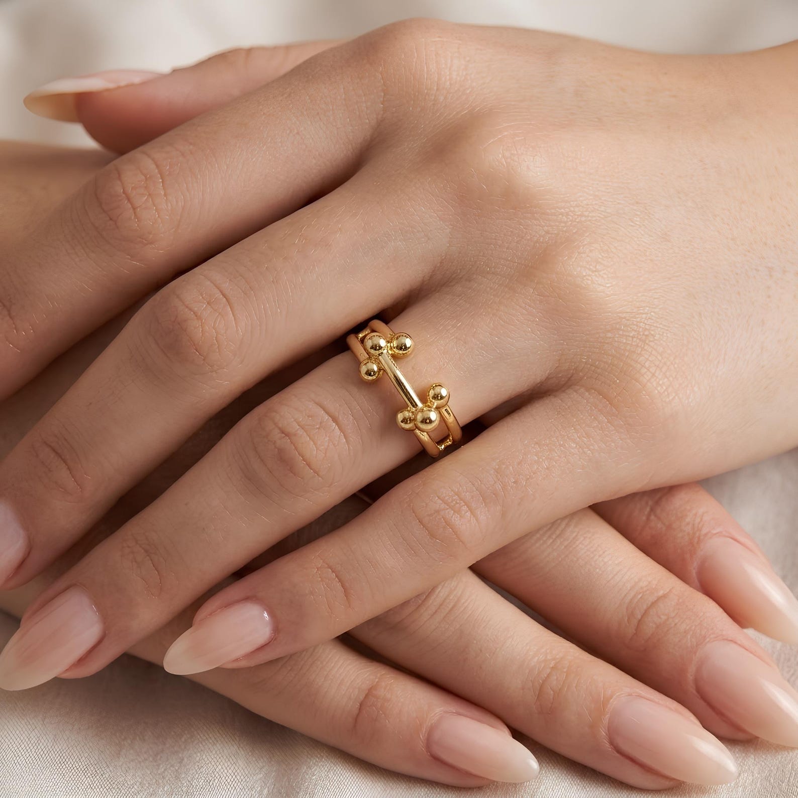 Bobble Ball Ring