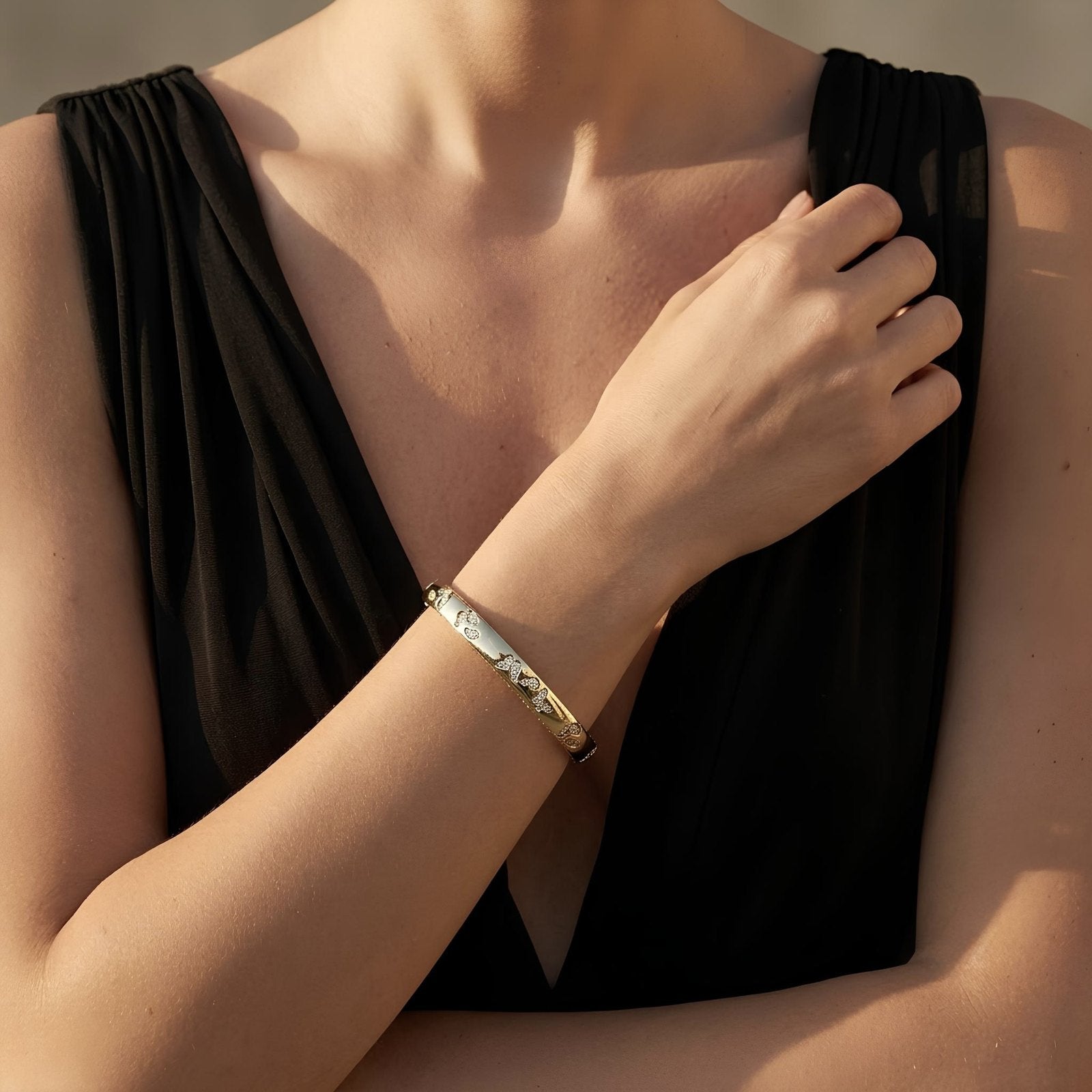 Ivory Enamel Floral Bangle