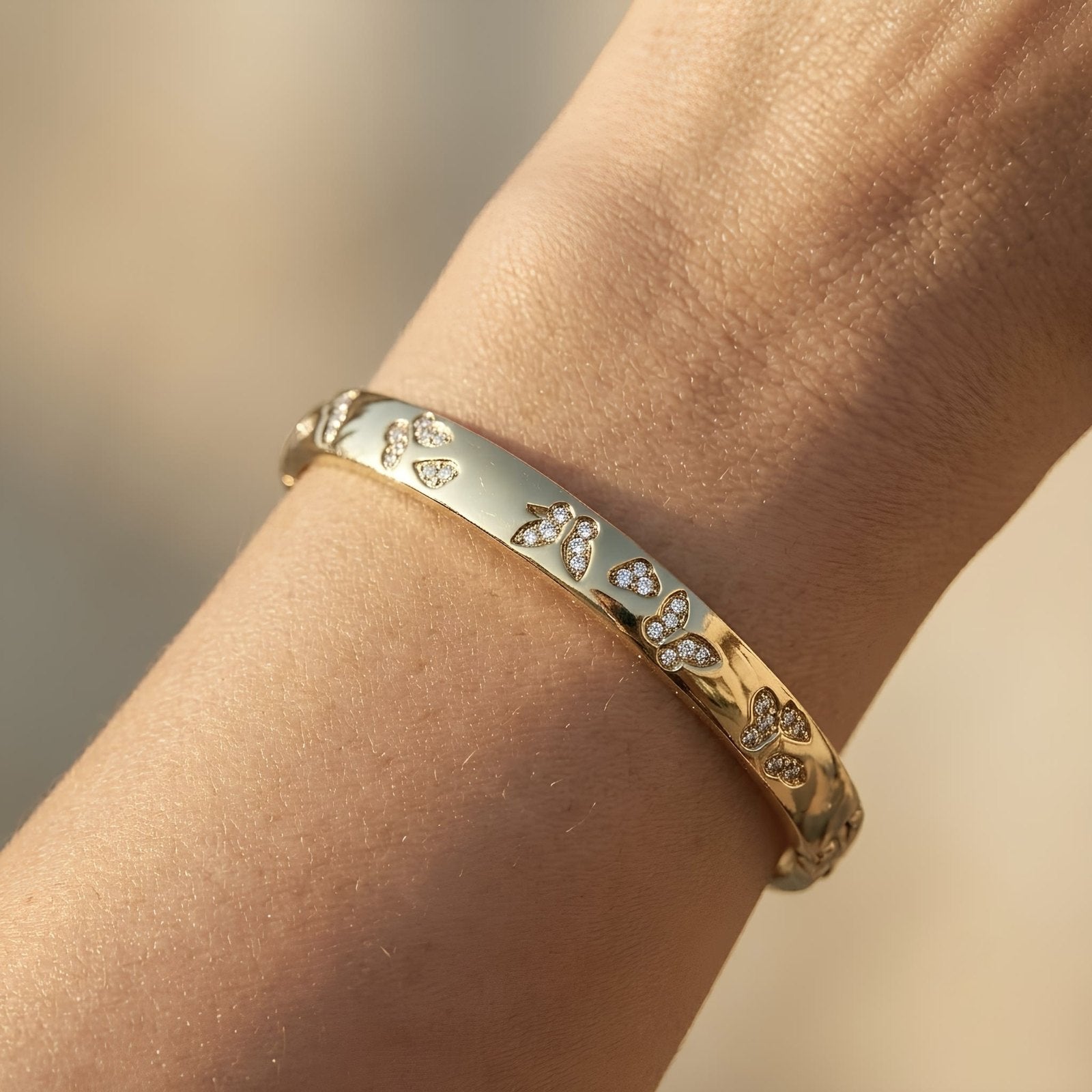 Ivory Enamel Floral Bangle