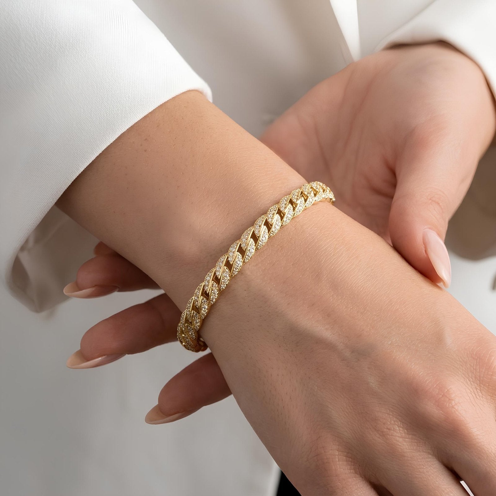 Pave Curb Chain Bangle