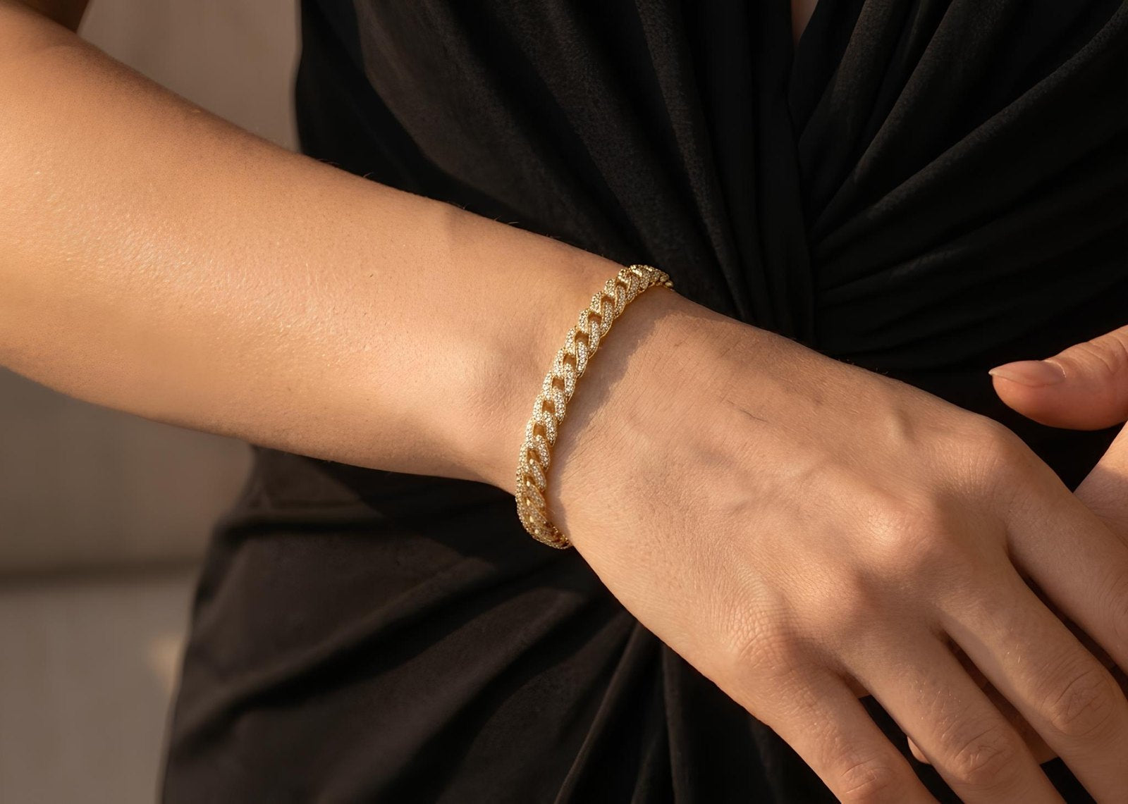 Pave Curb Chain Bangle