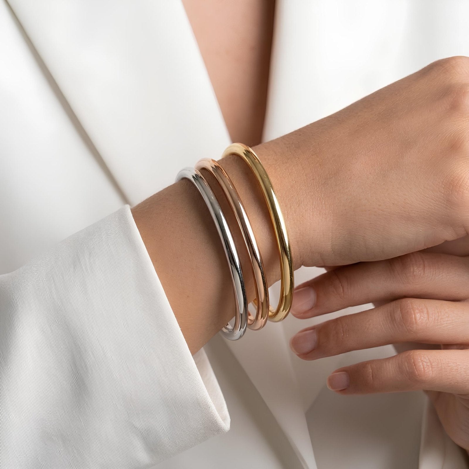 Inner Pave Hinged Bangle