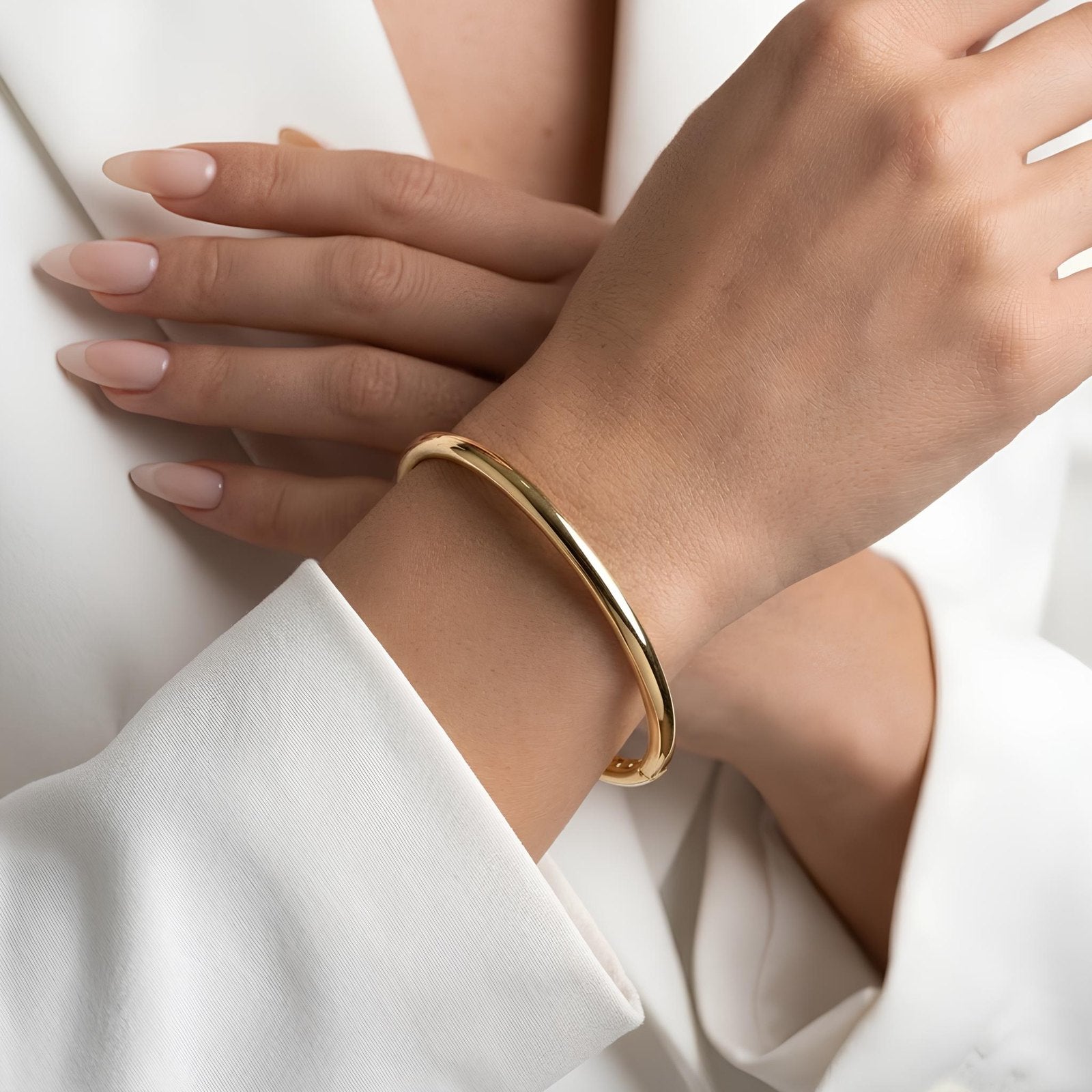 Inner Pave Hinged Bangle