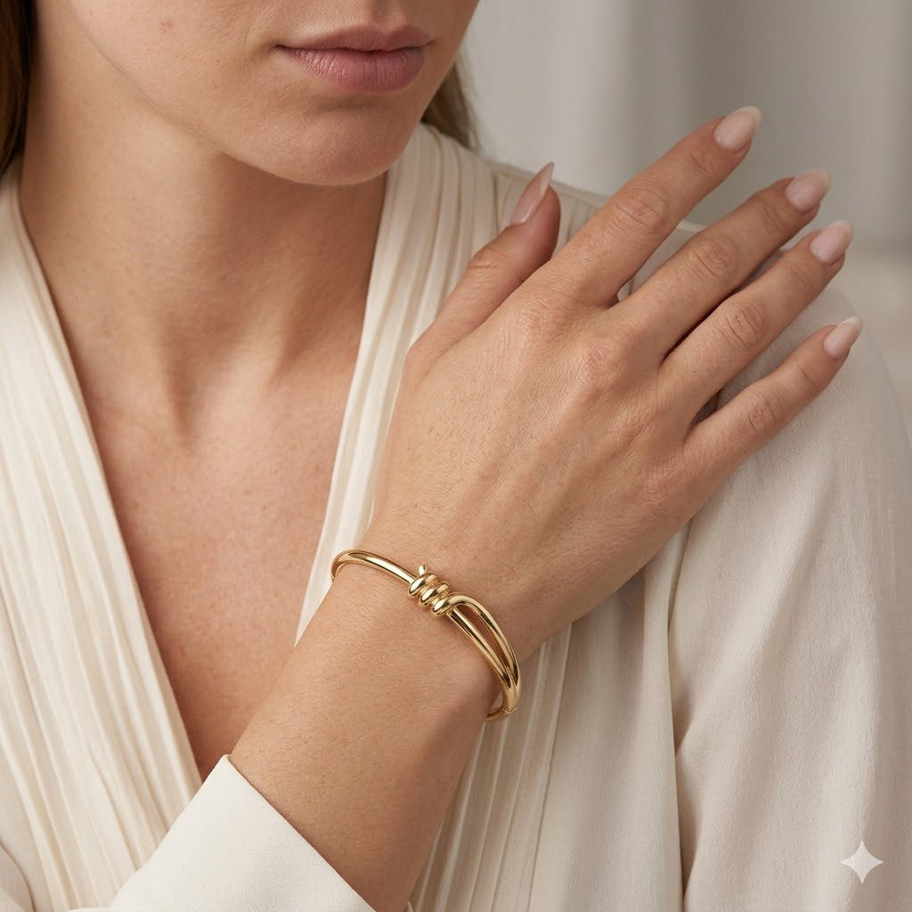 Petite Knot Bangle