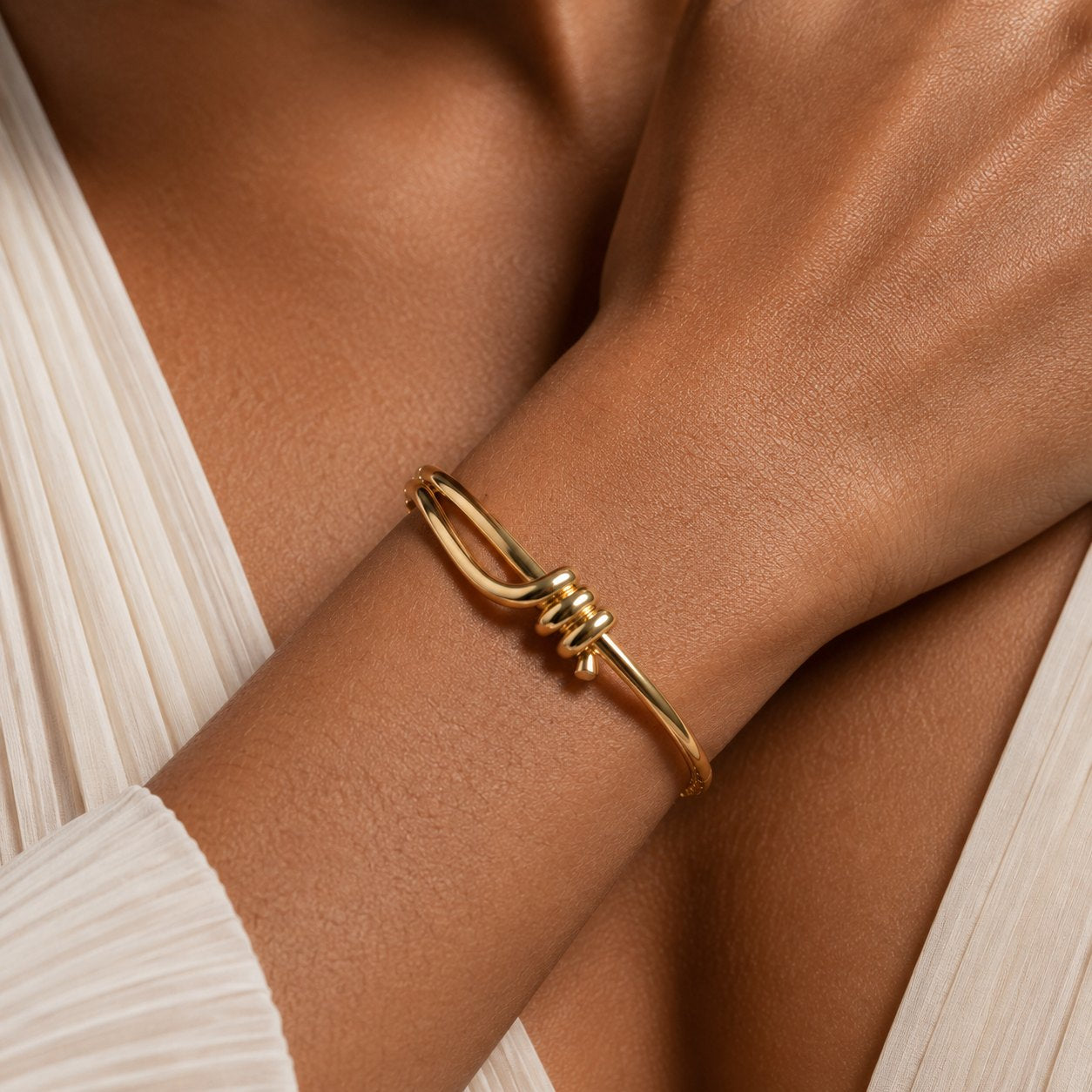 Petite Knot Bangle