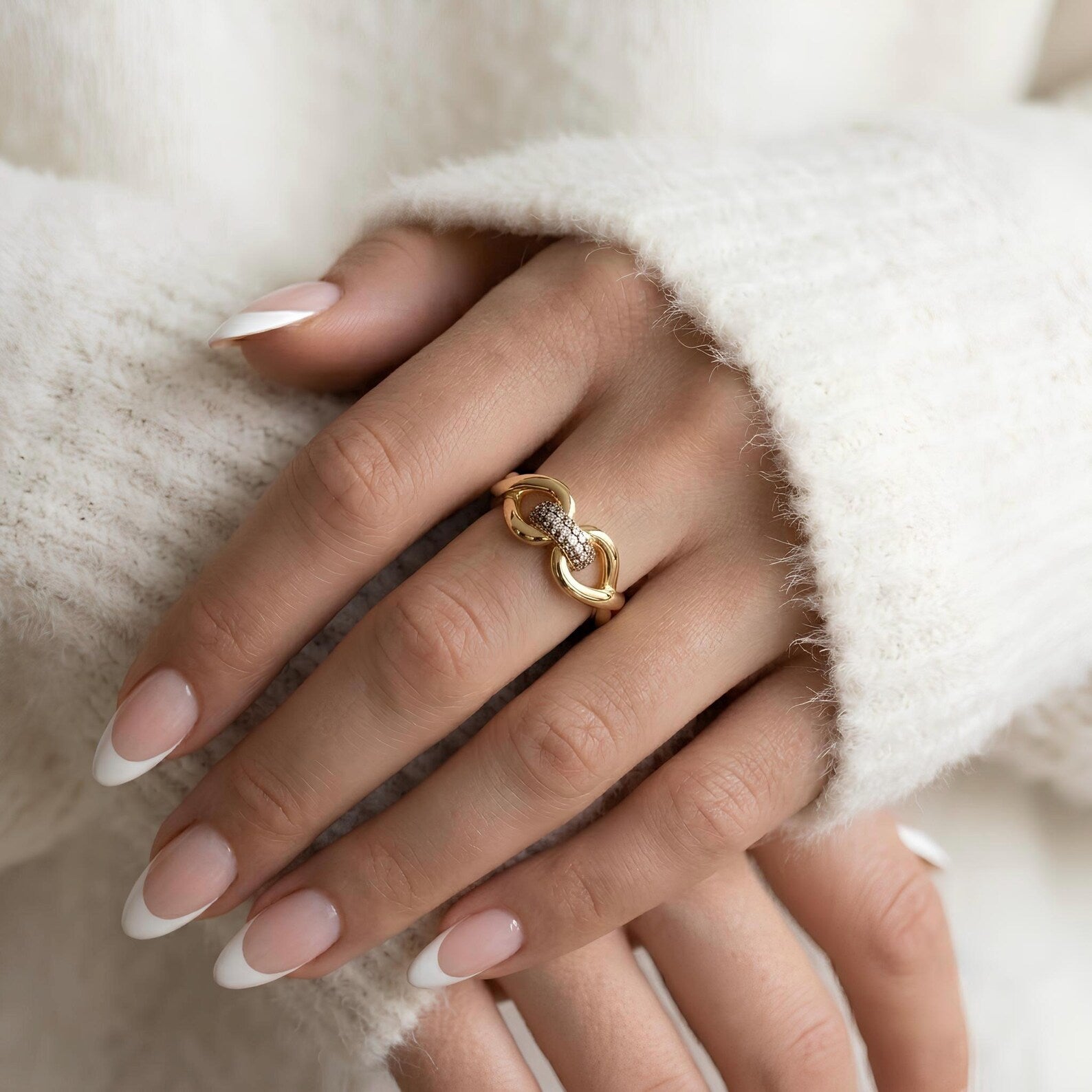 Pave Link Ring