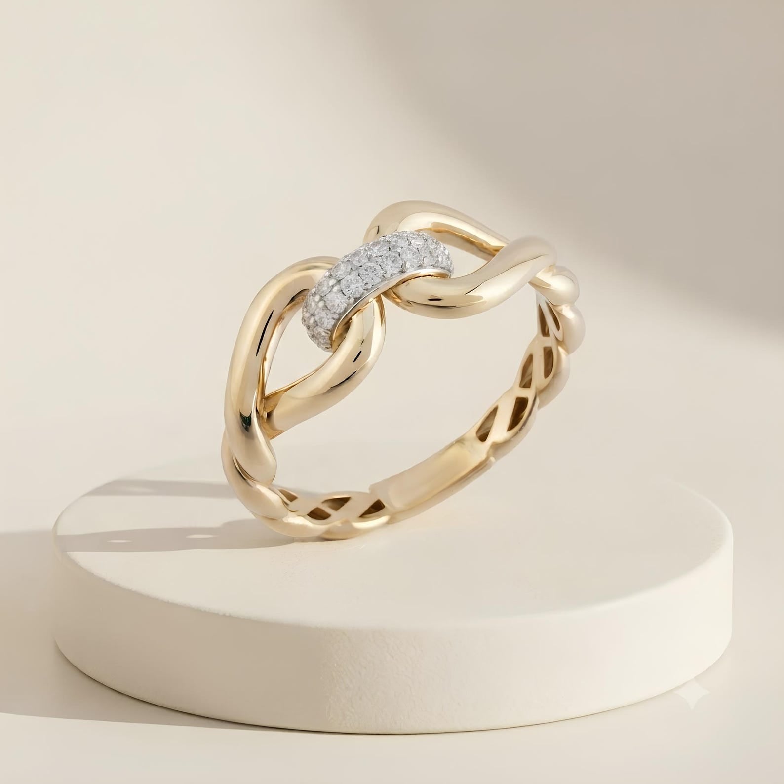 Pave Link Ring