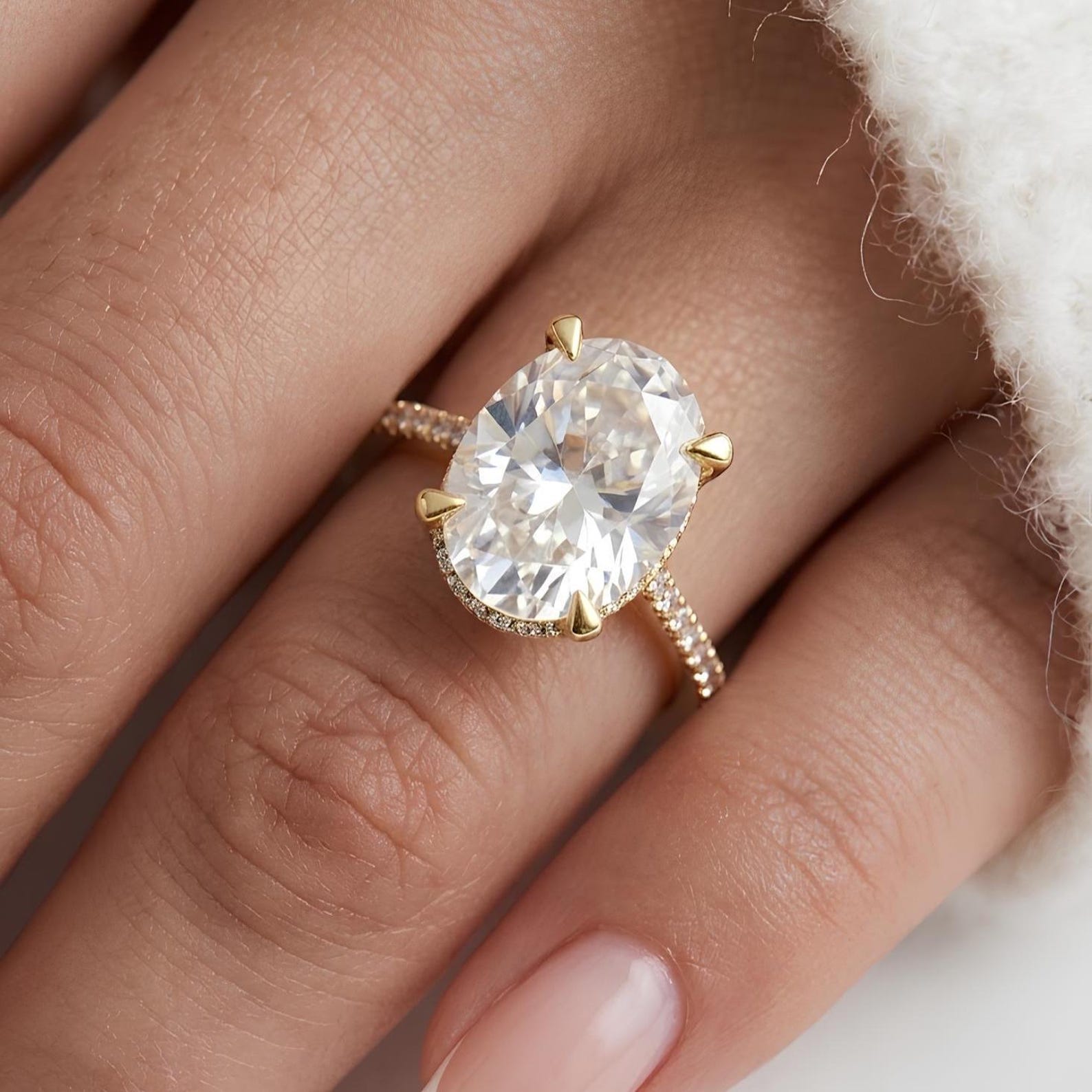 Oval Zircon Ring